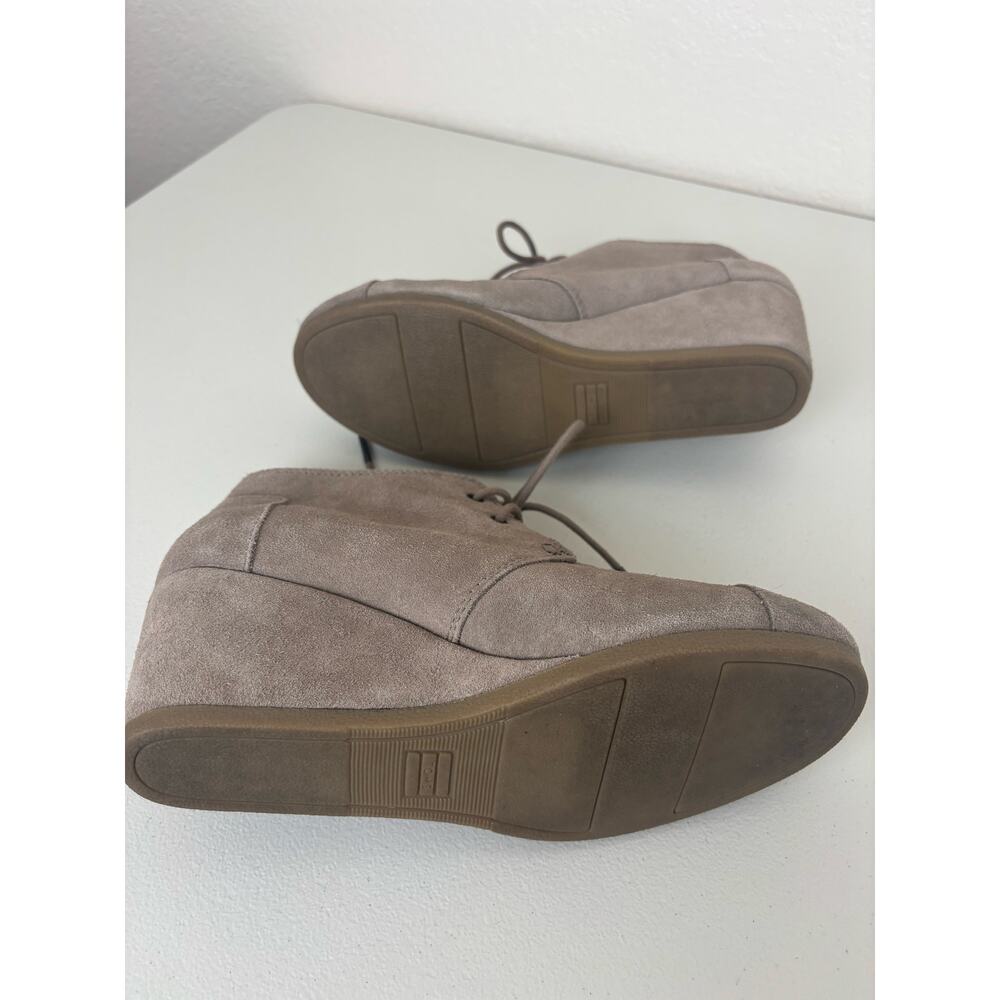 Tom’s Taupe Suede Leather Desert Wedge Ankle Boots Size 9.5 - Picture 7 of 10